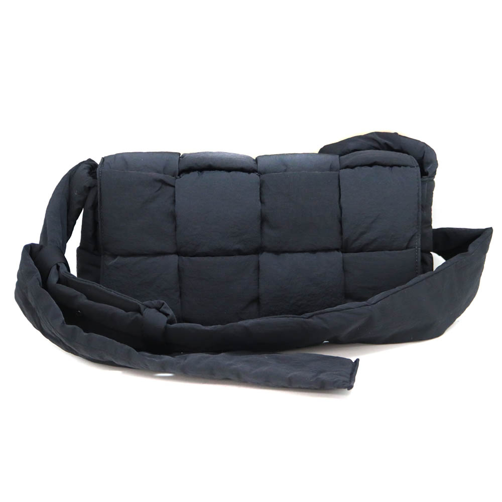 ボッテガヴェネタ Bottegaveneta パデッドテックカセット ショルダーバッグ ブラック【中古】